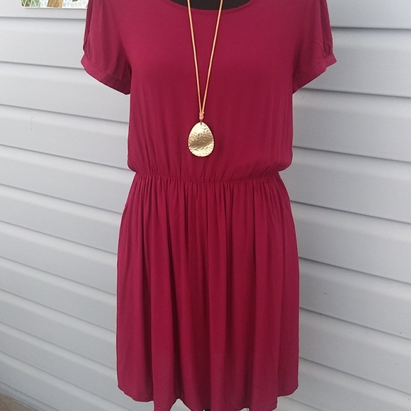 Saint & noble cranberry dress size medium - Picture 2 of 5